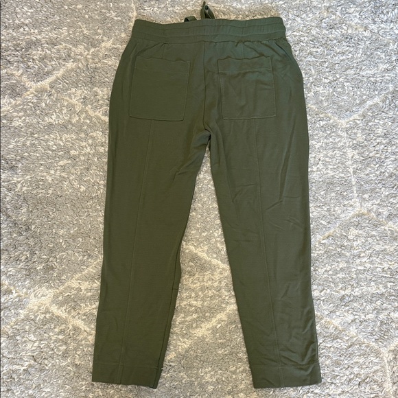 CAbi Olive Green Cropped Pants - Picture 6 of 6